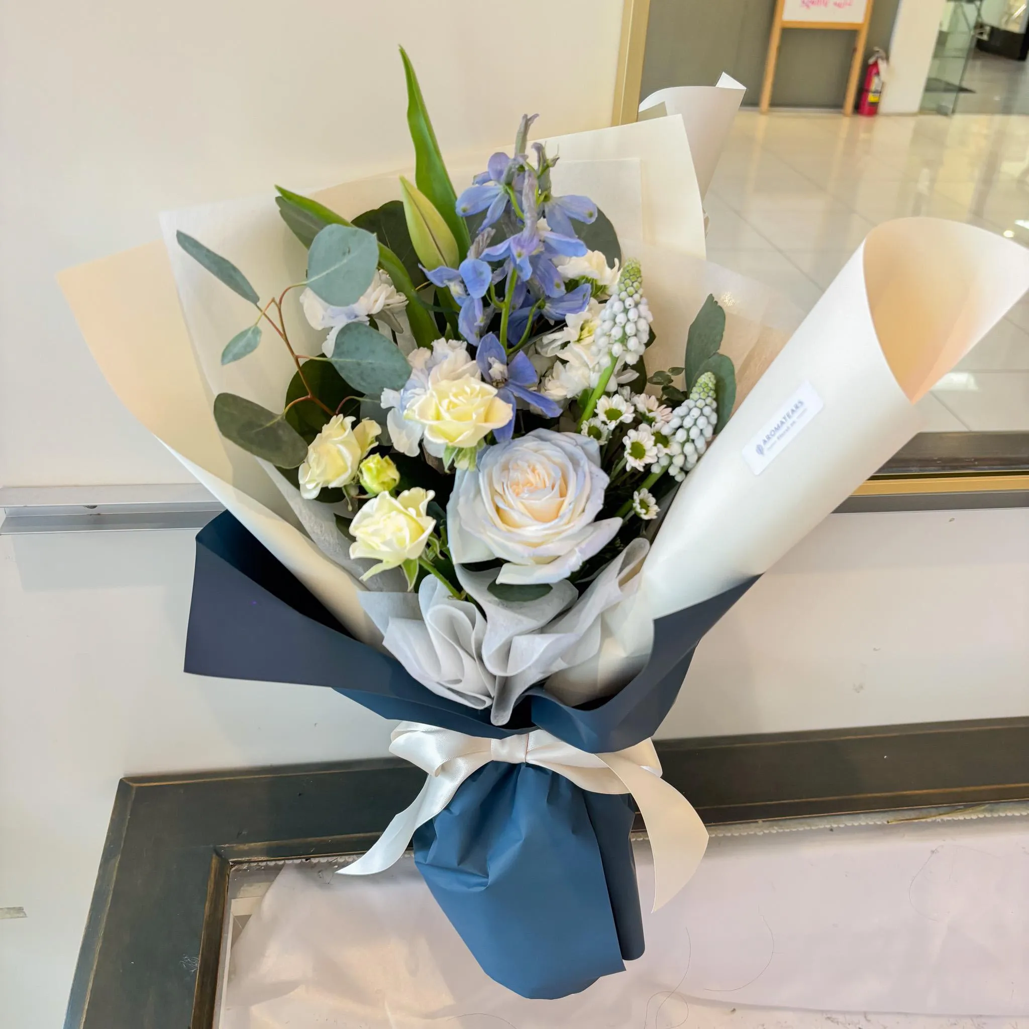 Designer's Choice Simple Mixed Fresh Bouquet