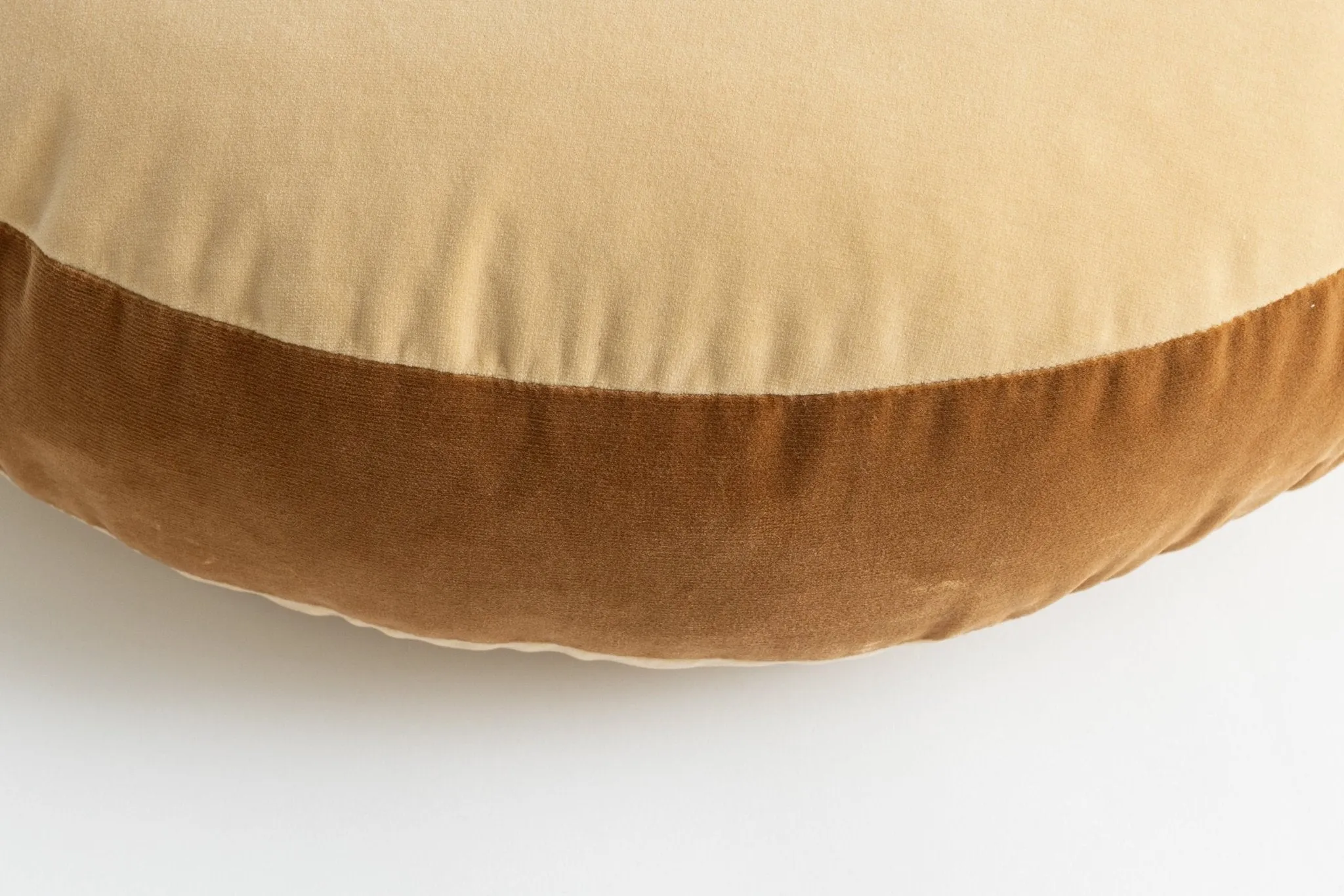 Elk Round Cushion Teddy & Peanut