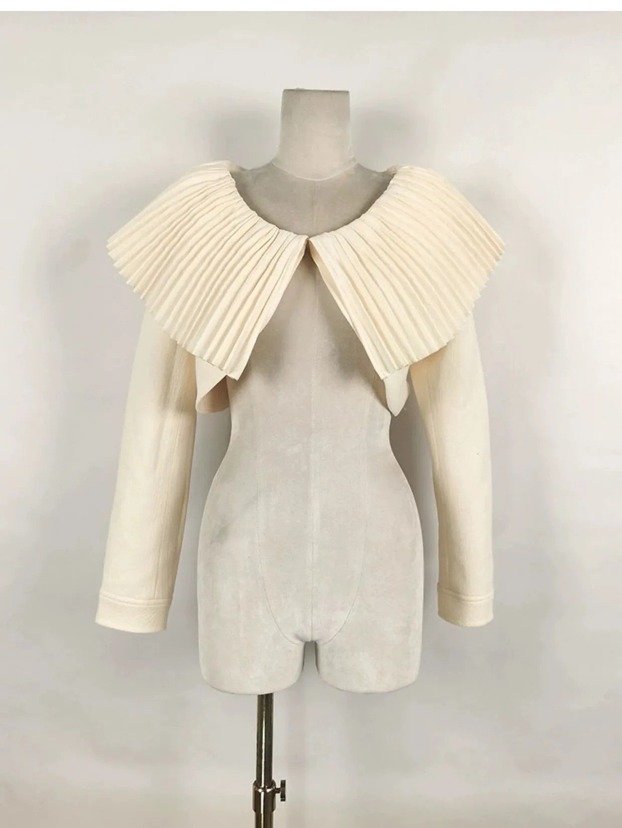 Milky beige sophisticated elegant Round Neck short cropped Coat   Shorts   Top three pieces set  - Yus