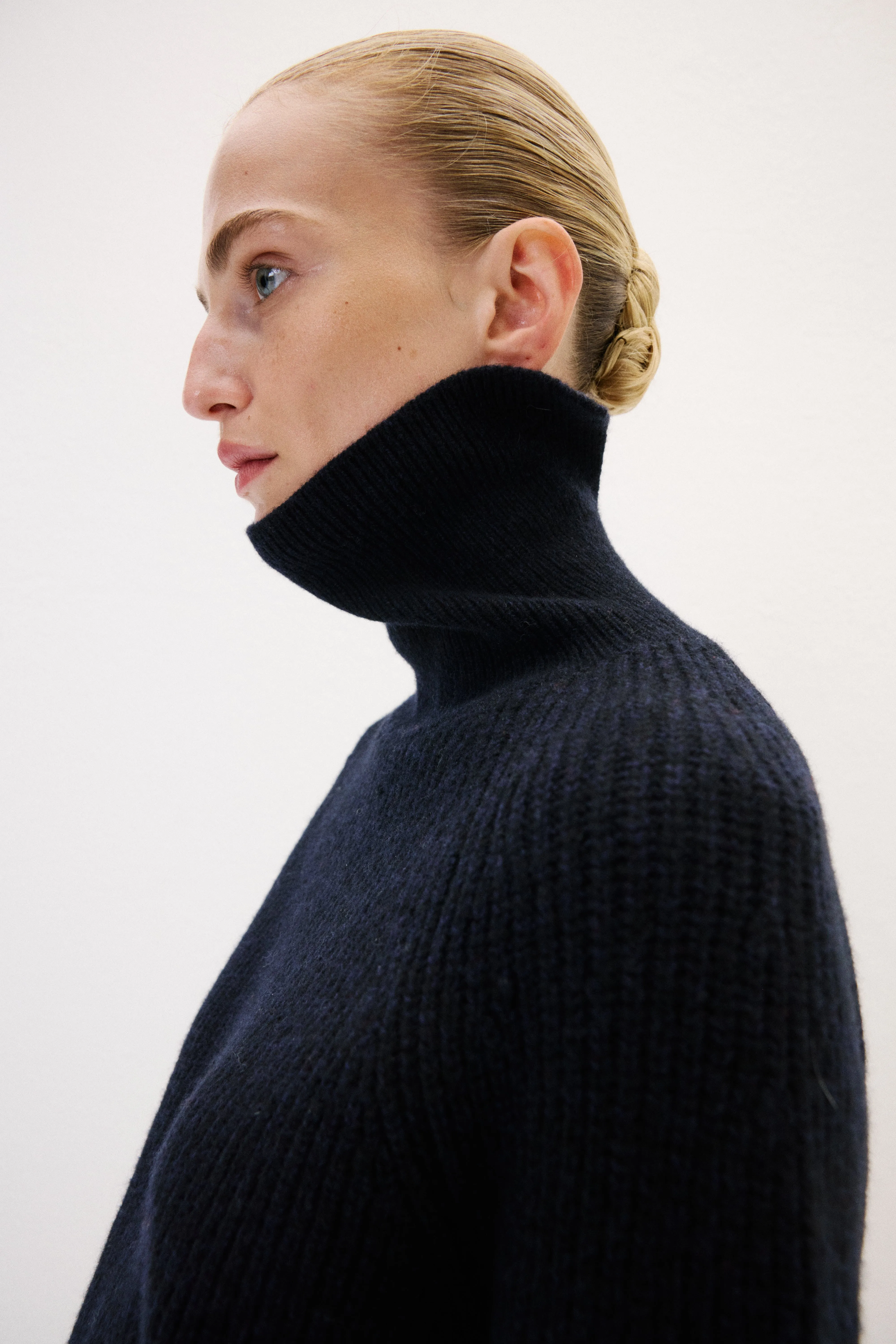 Simge - Wool Blend Turtleneck Navy Blue Sweater