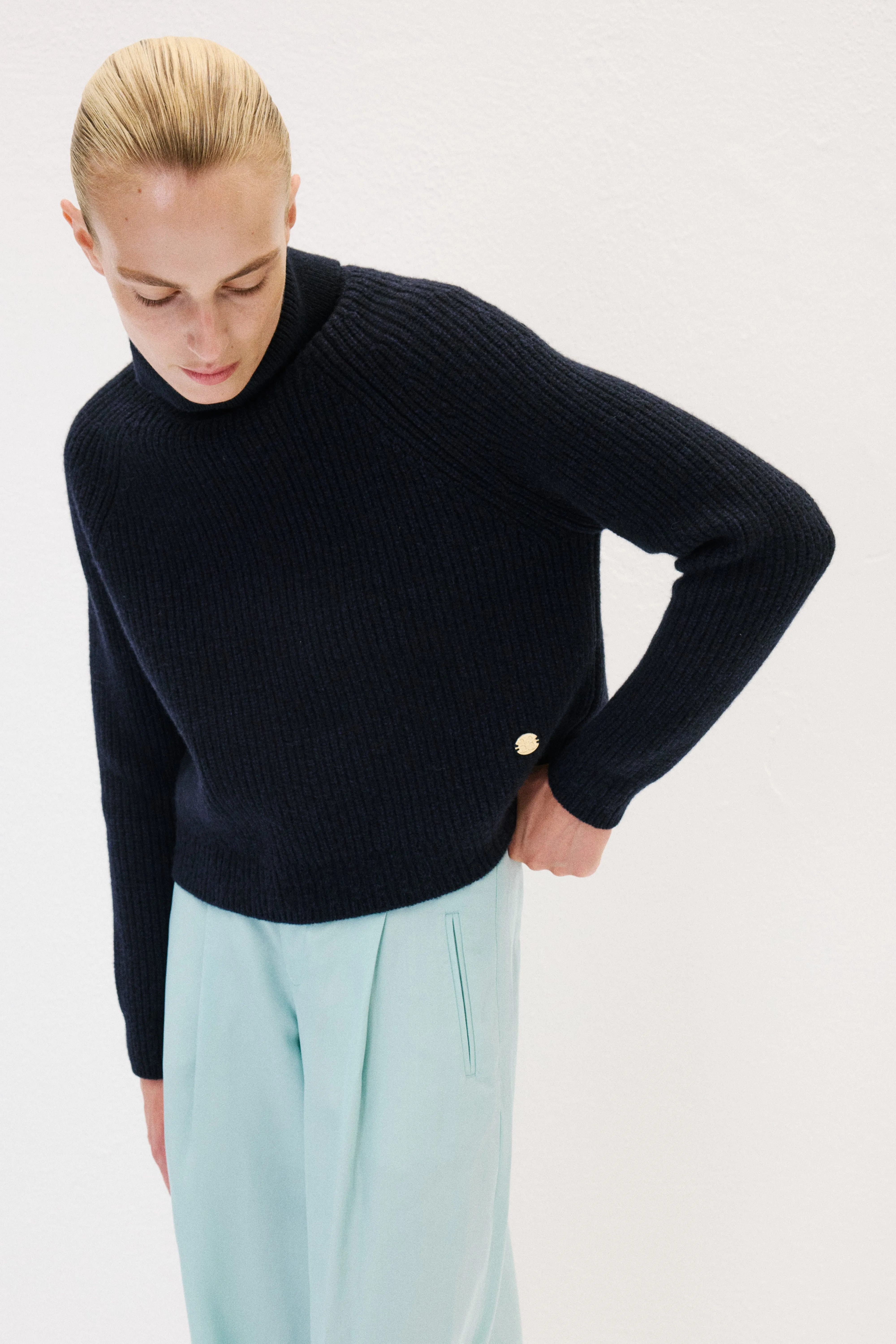 Simge - Wool Blend Turtleneck Navy Blue Sweater