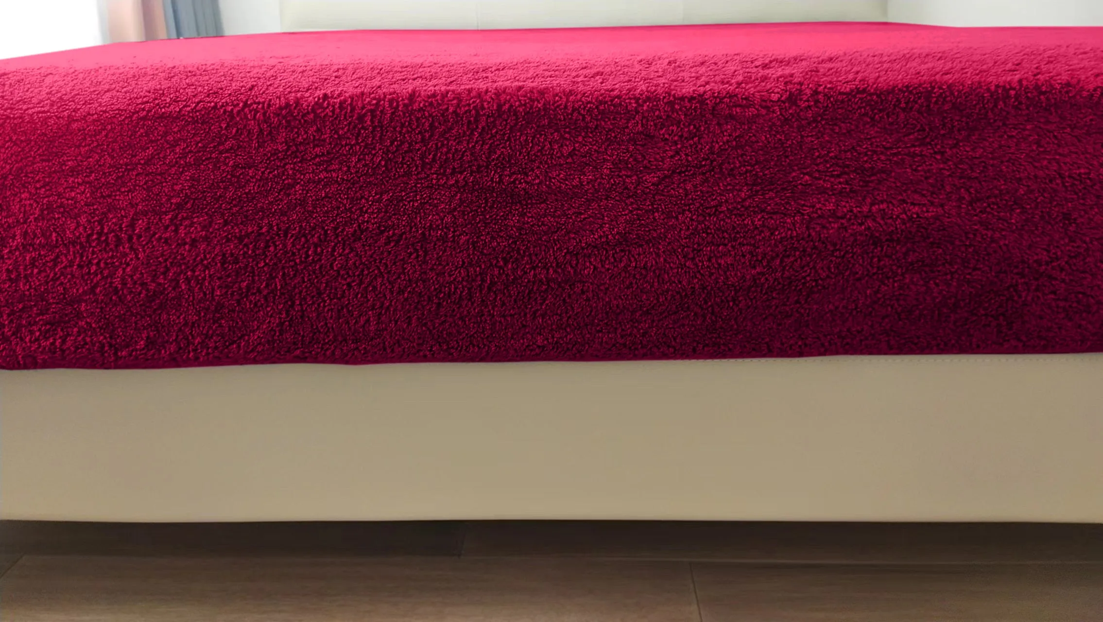 Teddy Fleece Fitted Sheet (Red)