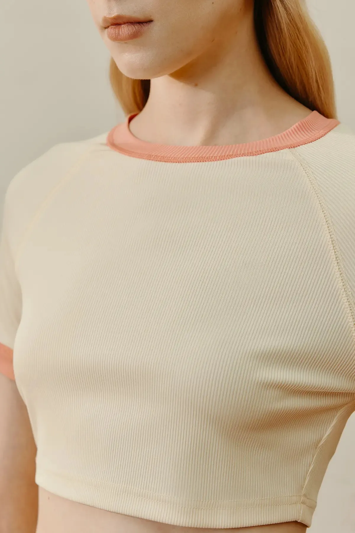 Women's Contrast Binding Rib Crop Top